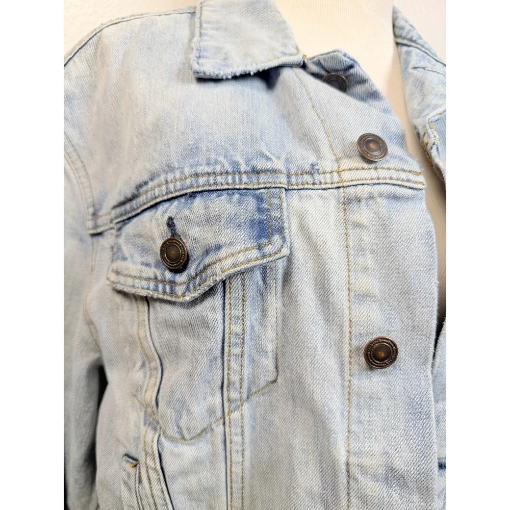 Free People Light Wash Denim Jacket Paisley Quilted Back Panel XS/S Boho Trucker - Picture 7 of 13